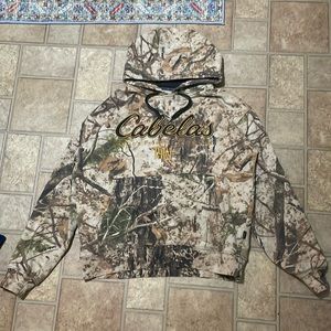 Chamo Cabela’s hoodie